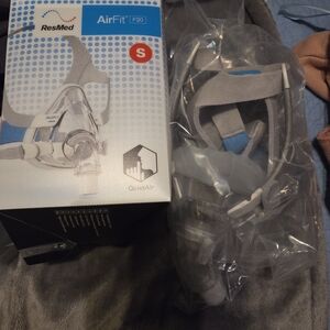 ResMed AirFit F20 Mask with Gray and Blue Accents